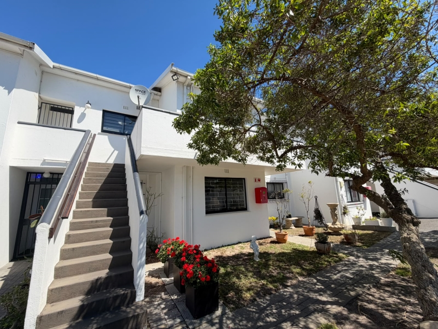 To Let 2 Bedroom Property for Rent in Bloubergstrand Western Cape